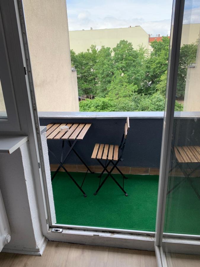 Lebt-wohnung Für Bis Zu 12 Personen Berlin