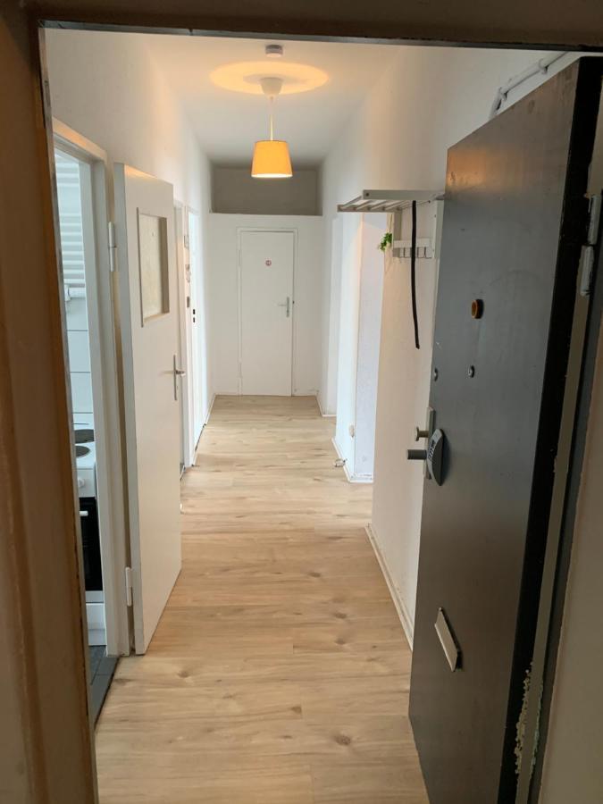 Lebt-wohnung Für Bis Zu 12 Personen * Berlin