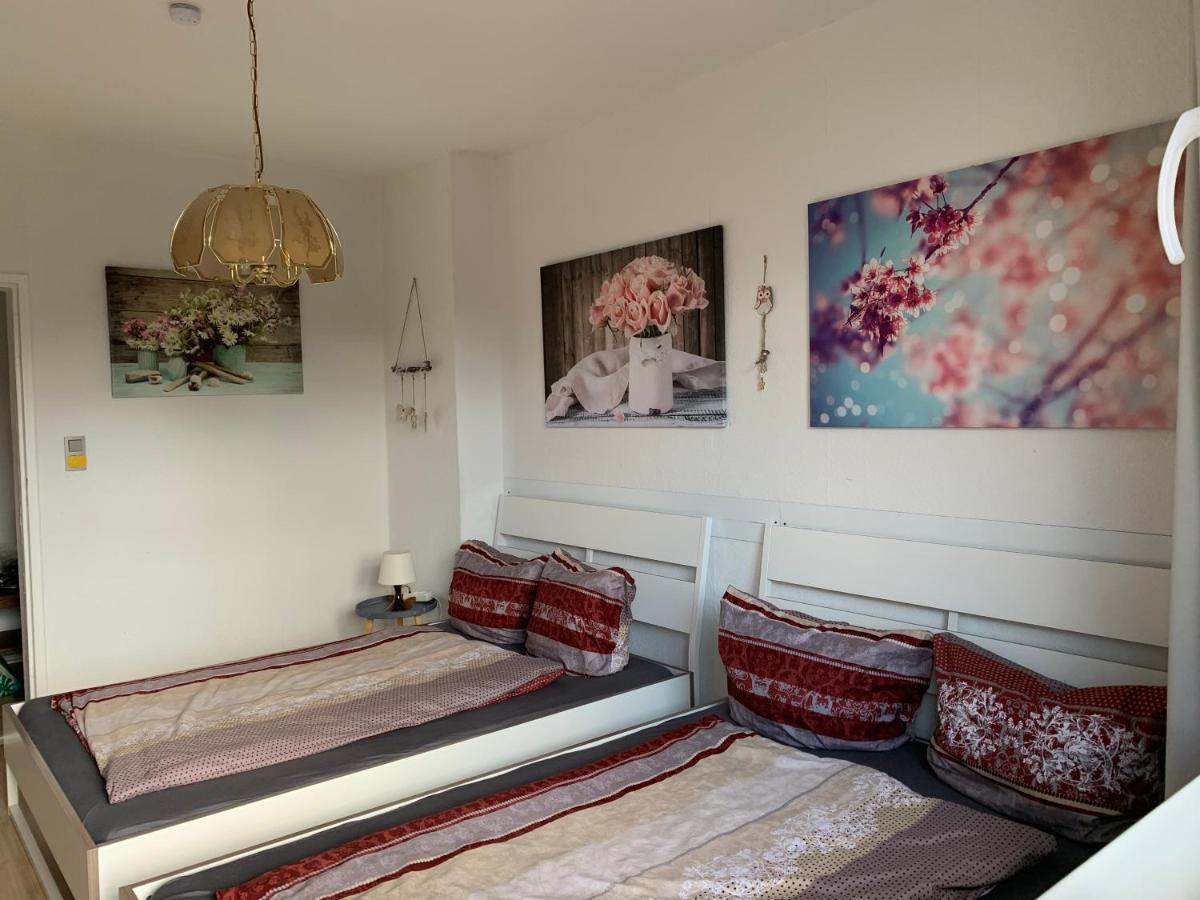 Lebt-wohnung Für Bis Zu 12 Personen Berlin