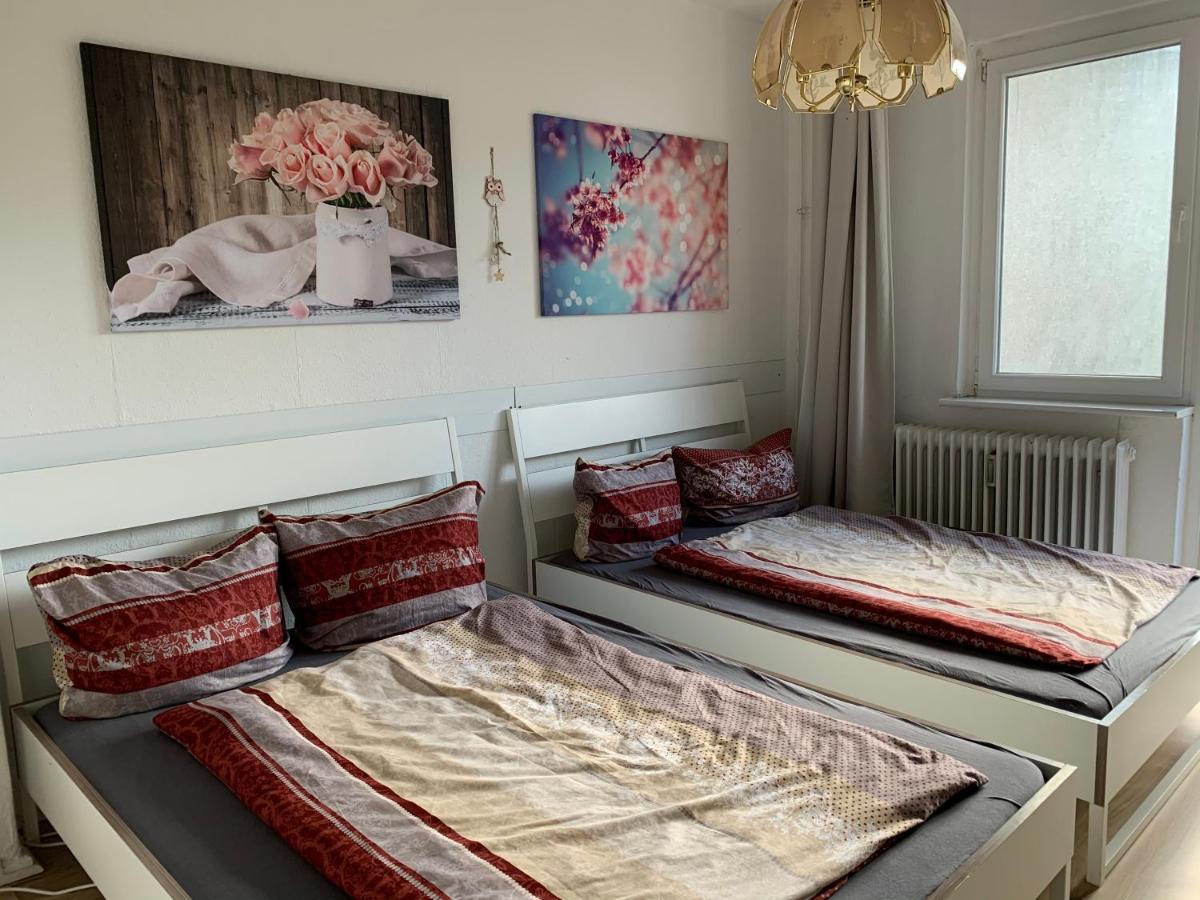 Lebt-wohnung Für Bis Zu 12 Personen * Berlin